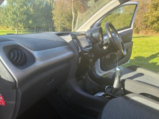 /photos/12573/1d42fe9d-92f2-c8fb-8f78-7b2e91b61c24_i320x240.jpg