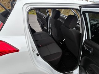 /photos/12573/cda44f9b-a34e-7275-33dc-2e12fdaad333_i320x240.jpg